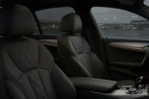 BMW 5 Series comfortable seats for BER Airport transfers