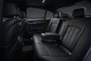 BMW 5 Series spacious passenger area for private airport transfers