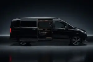 Mercedes-Benz EQV Long sliding door access for passengers and luggage