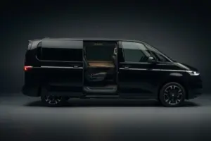 Volkswagen Multivan T7 sliding door access for passengers and luggage