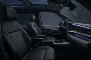 Volkswagen Multivan T7 ambient cabin detail for private transfers in Berlin